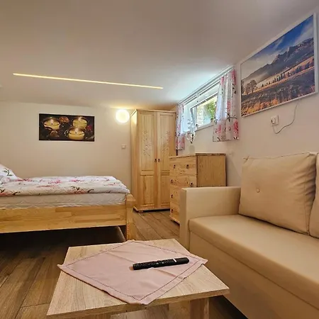 Julia Apartment